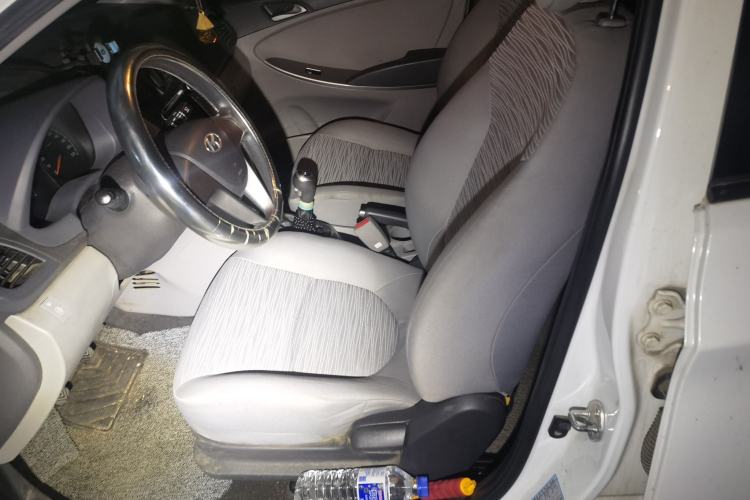 Used Hyundai Verna (older generation) 2014 1.4L Manual Smart GLS Trim Left Front Seat
