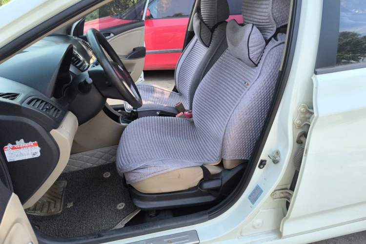 Used Hyundai Verna (older generation) 2014 1.4L Manual Smart GLS Trim Left Front Seat