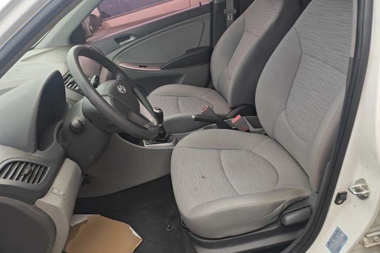 Used Hyundai Verna (older generation) 2014 1.4L Manual Smart GLS Trim Left Front Seat