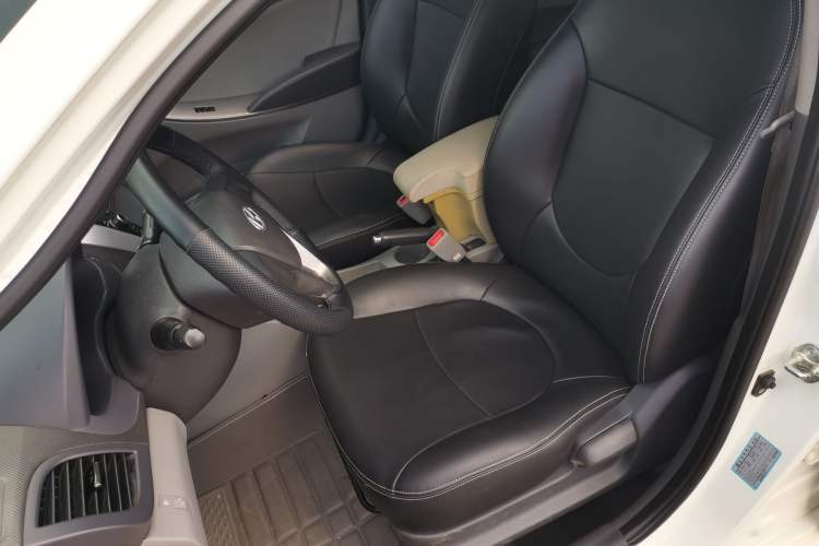 Used Hyundai Verna (older generation) 2014 1.4L Manual Smart GLS Trim Left Front Seat