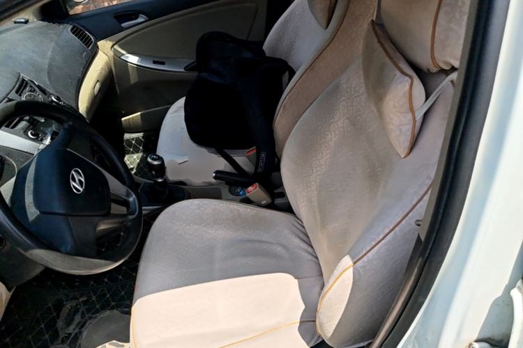 Used Hyundai Verna (older generation) 2014 1.4L Manual Smart GLS Trim Left Front Seat