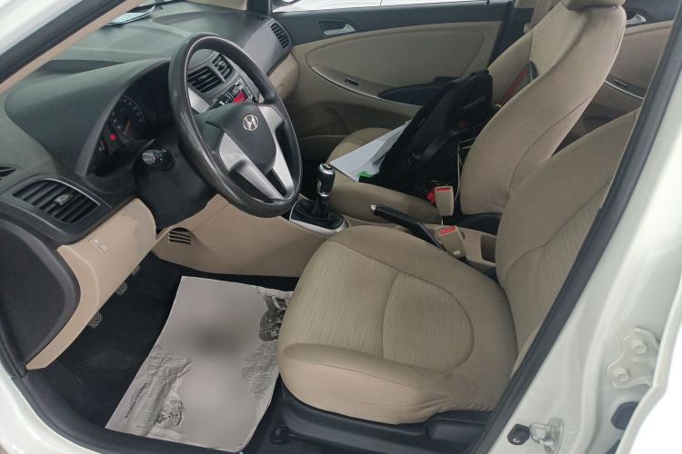 Used Hyundai Verna (older generation) 2014 1.4L Manual Smart GLS Trim Left Front Seat