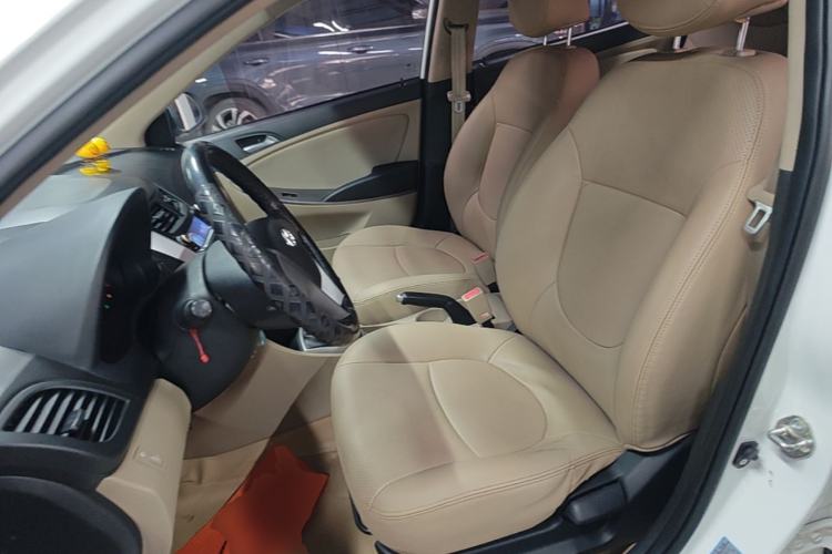 Used Hyundai Verna (older generation) 2014 1.4L Manual Smart GLS Trim Left Front Seat