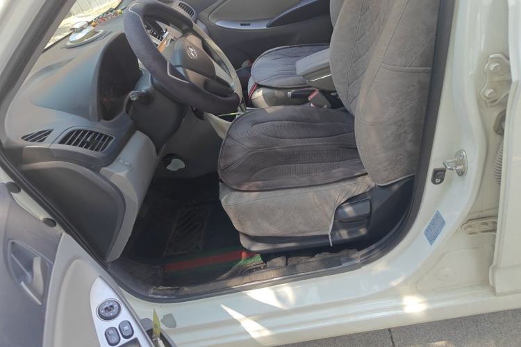 Used Hyundai Verna (older generation) 2014 1.4L Automatic Smart GLS Left Front Seat