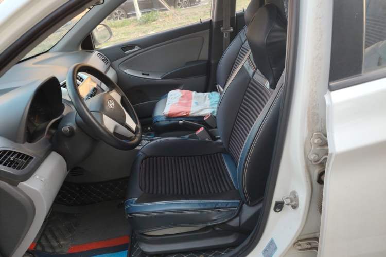 Used Hyundai Verna (older generation) 2014 1.4L Automatic Smart GLS Left Front Seat