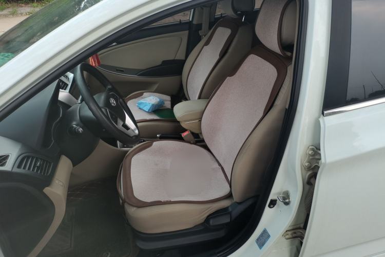 Used Hyundai Verna (older generation) 2014 1.4L Automatic Leading-Edge GLX Left Front Seat