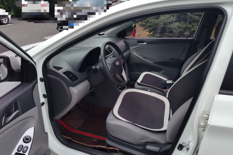 Used Hyundai Verna (older generation) 2014 1.4L Automatic Smart GLS Left Front Seat
