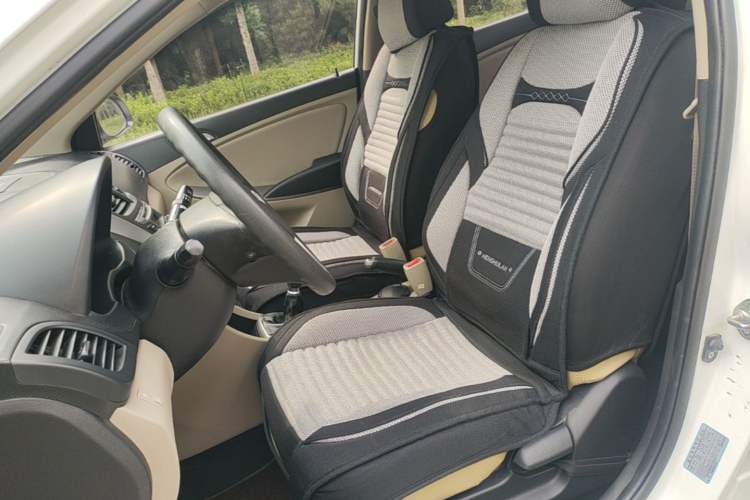 Used Hyundai Verna (older generation) 2014 1.4L Manual Smart GLS Trim Left Front Seat