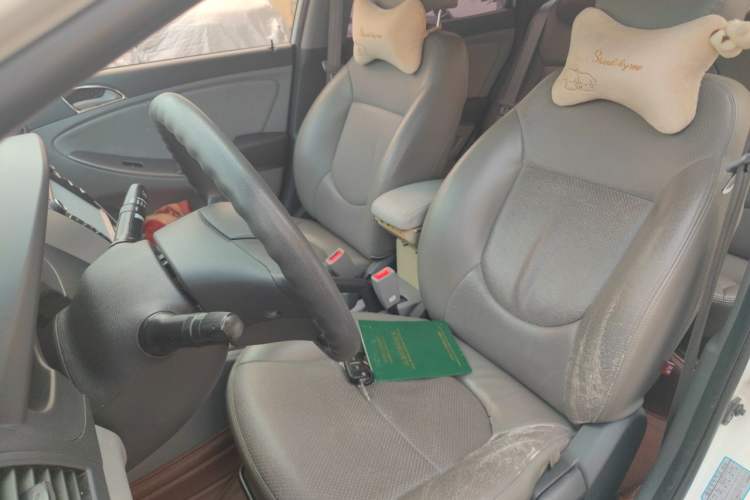 Used Hyundai Verna (older generation) 2014 1.4L Automatic Smart GLS Left Front Seat