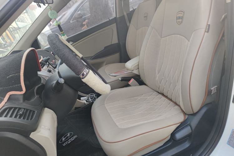 Used Hyundai Verna (older generation) 2014 1.4L Manual Smart GLS Trim Left Front Seat
