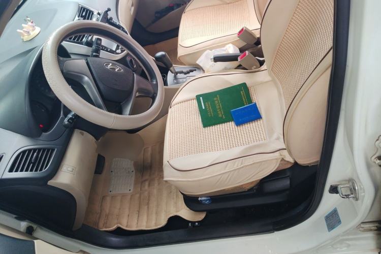 Used Hyundai Verna (older generation) 2014 1.4L Automatic Smart GLS Left Front Seat