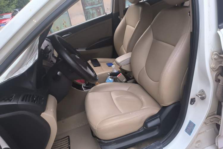Used Hyundai Verna (older generation) 2014 1.4L Manual Smart GLS Trim Left Front Seat