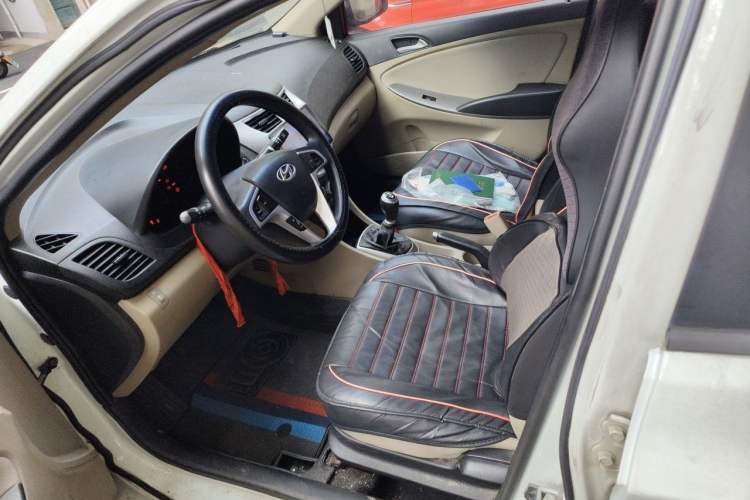 Used Hyundai Verna (older generation) 2014 1.4L Manual Smart GLS Trim Left Front Seat