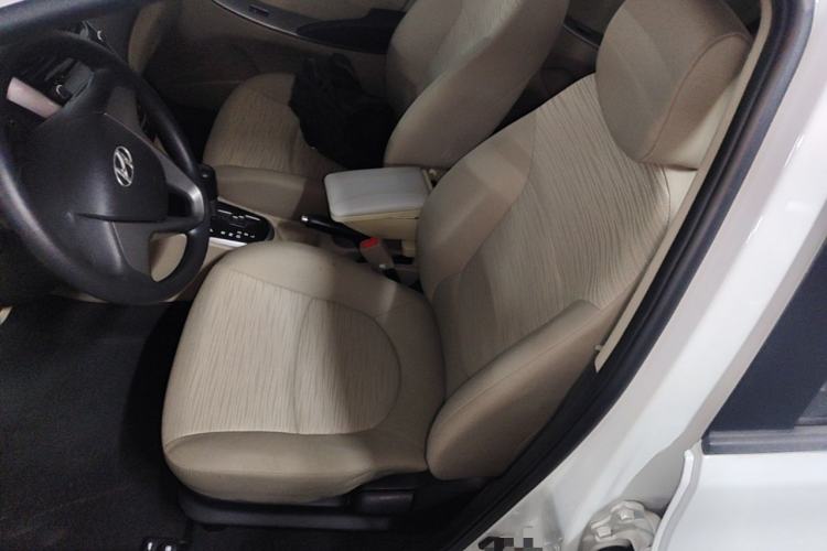 Used Hyundai Verna (older generation) 2014 1.4L Automatic Smart GLS Left Front Seat