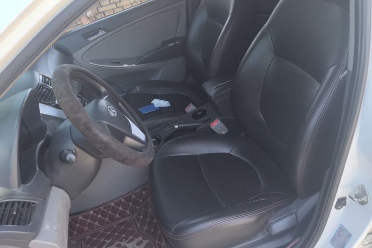 Used Hyundai Verna (older generation) 2014 1.4L Automatic Smart GLS Left Front Seat