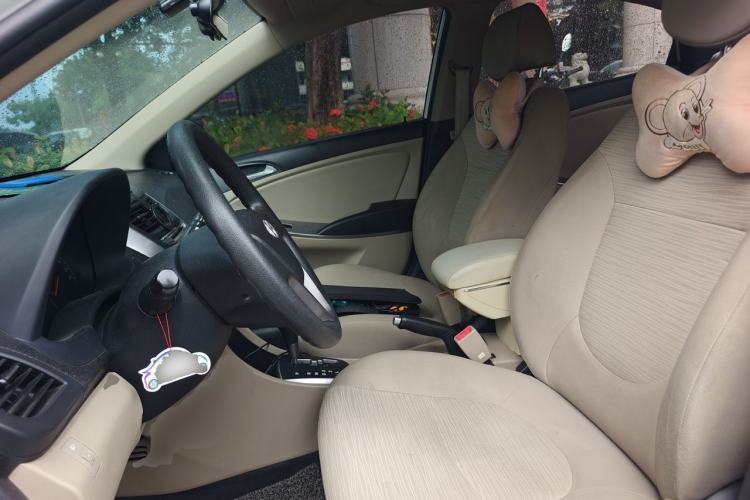 Used Hyundai Verna (older generation) 2014 1.4L Automatic Smart GLS Left Front Seat