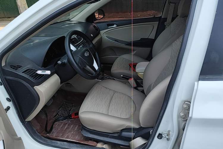 Used Hyundai Verna (older generation) 2014 1.4L Automatic Smart GLS Left Front Seat