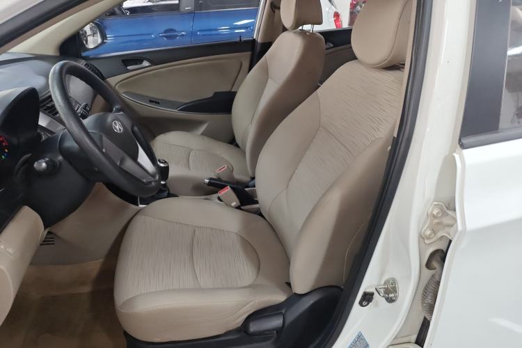 Used Hyundai Verna (older generation) 2014 1.4L Manual Smart GLS Trim Left Front Seat
