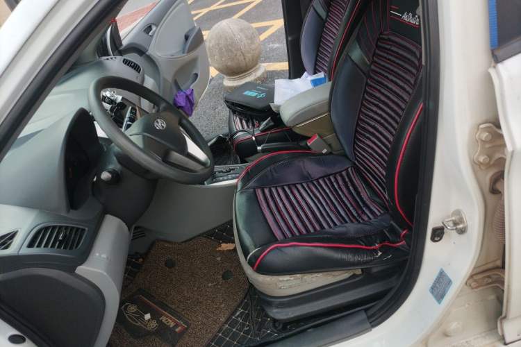 Used Hyundai Verna (older generation) 2014 1.4L Automatic Smart GLS Left Front Seat