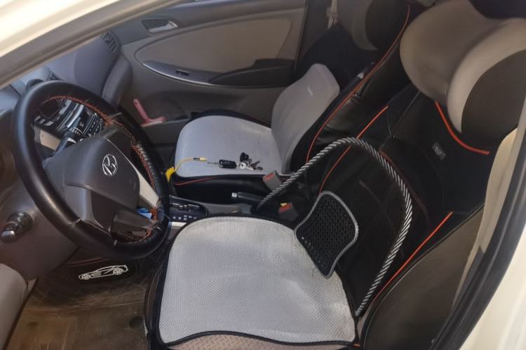 Used Hyundai Verna (older generation) 2014 1.4L Automatic Fashion GS Model Left Front Seat