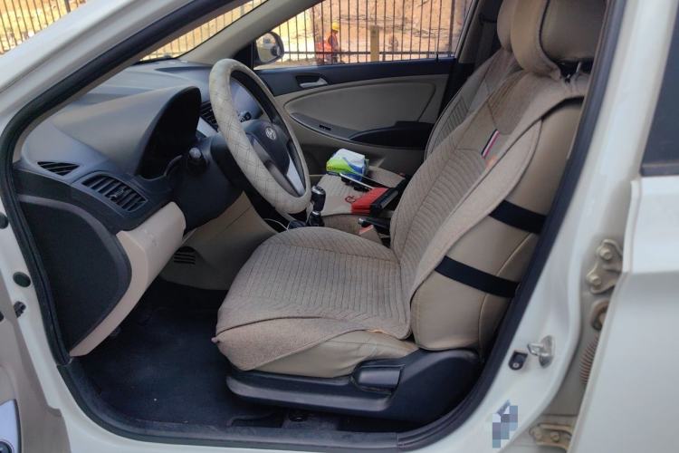Used Hyundai Verna (older generation) 2014 1.4L Manual Smart GLS Trim Left Front Seat