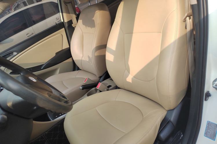 Used Hyundai Verna (older generation) 2014 1.4L Automatic Fashion GS Model Left Front Seat