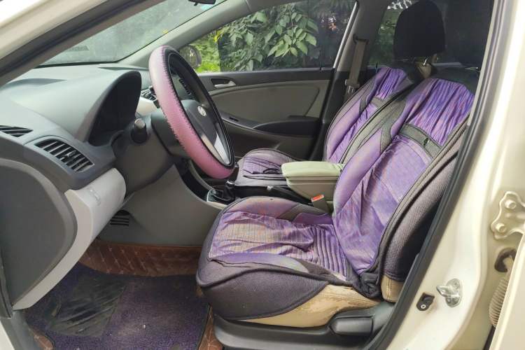 Used Hyundai Verna (older generation) 2014 1.4L Manual Smart GLS Trim Left Front Seat
