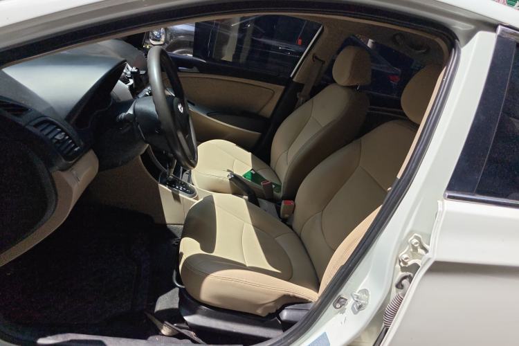 Used Hyundai Verna (older generation) 2014 1.4L Automatic Smart GLS Left Front Seat