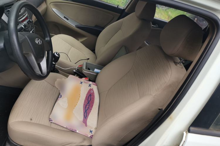 Used Hyundai Verna (older generation) 2014 1.4L Manual Smart GLS Trim Left Front Seat
