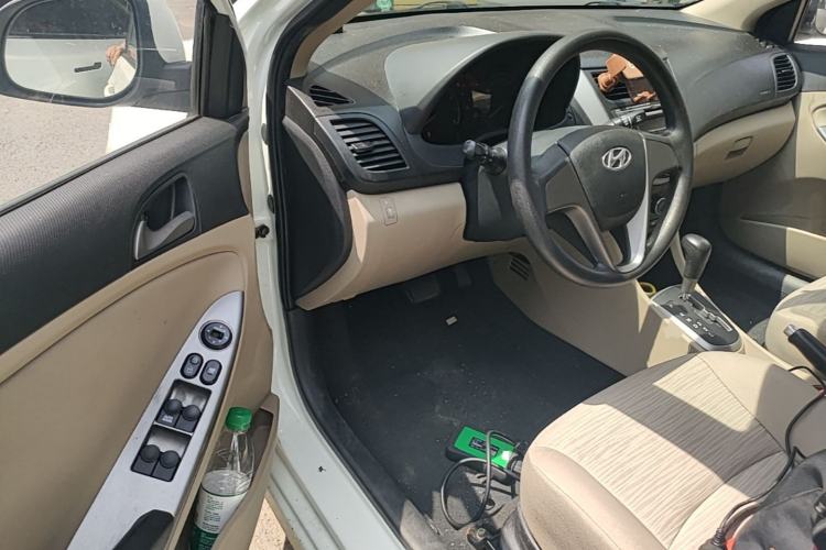 Used Hyundai Verna (older generation) 2014 1.4L Automatic Smart GLS Left Front Seat