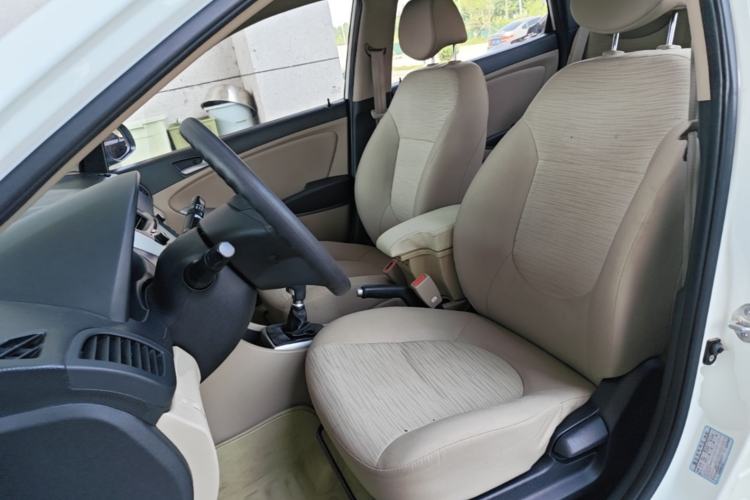 Used Hyundai Verna (older generation) 2014 1.4L Manual Smart GLS Trim Left Front Seat