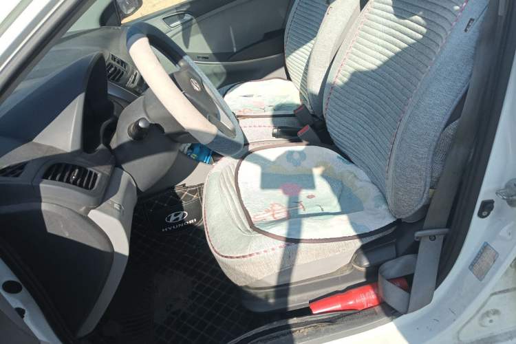 Used Hyundai Verna (older generation) 2014 1.4L Manual Smart GLS Trim Left Front Seat