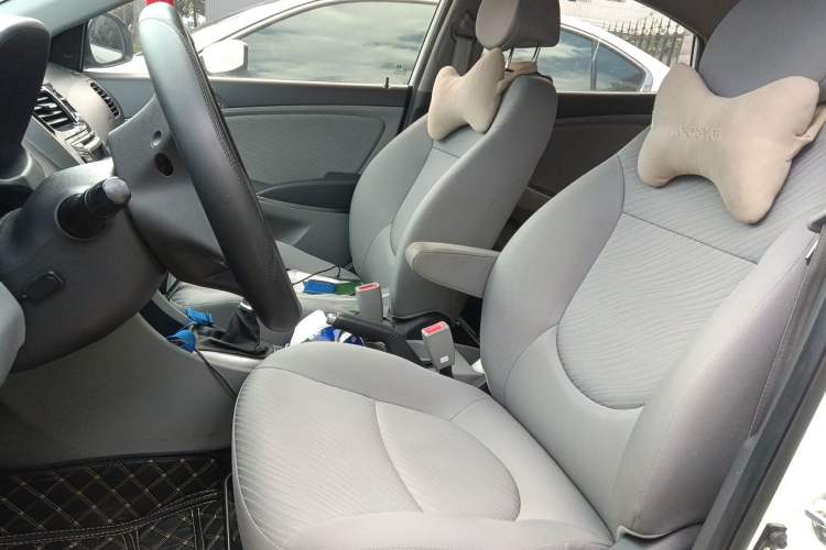 Used Hyundai Verna (older generation) 2014 1.4L Manual Top-Tier Model TOP Left Front Seat