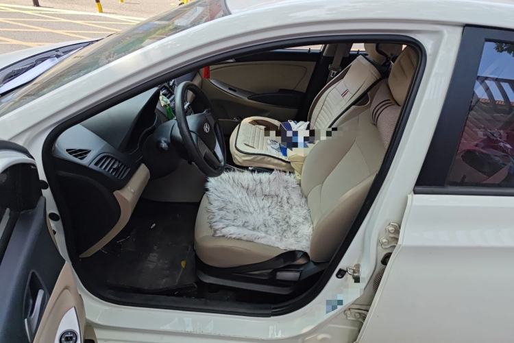 Used Hyundai Verna (older generation) 2014 1.4L Automatic Smart GLS Left Front Seat