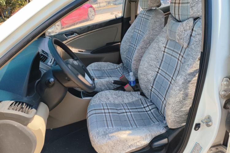 Used Hyundai Verna (older generation) 2014 1.4L Manual Smart GLS Trim Left Front Seat