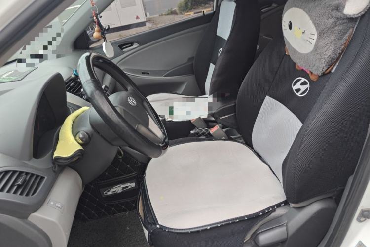 Used Hyundai Verna (older generation) 2014 1.4L Manual Smart GLS Trim Left Front Seat