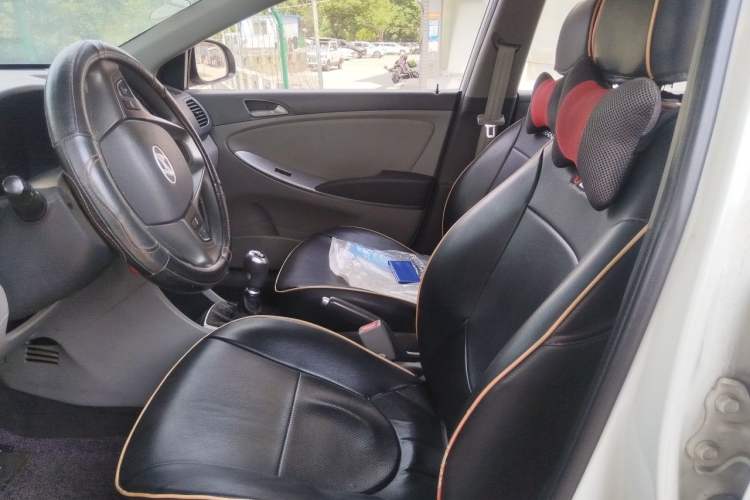 Used Hyundai Verna (older generation) 2014 1.4L Manual Smart GLS Trim Left Front Seat