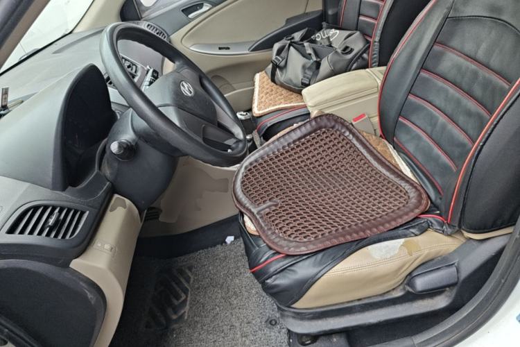 Used Hyundai Verna (older generation) 2014 1.4L Manual Smart GLS Trim Left Front Seat