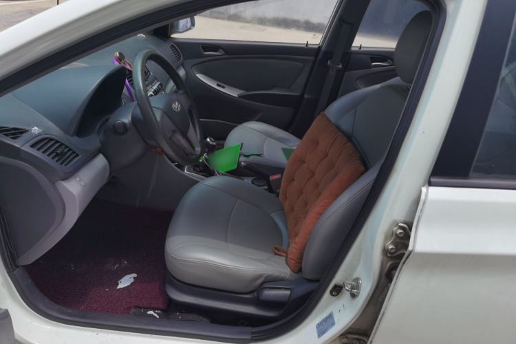 Used Hyundai Verna (older generation) 2014 1.4L Manual Smart GLS Trim Left Front Seat