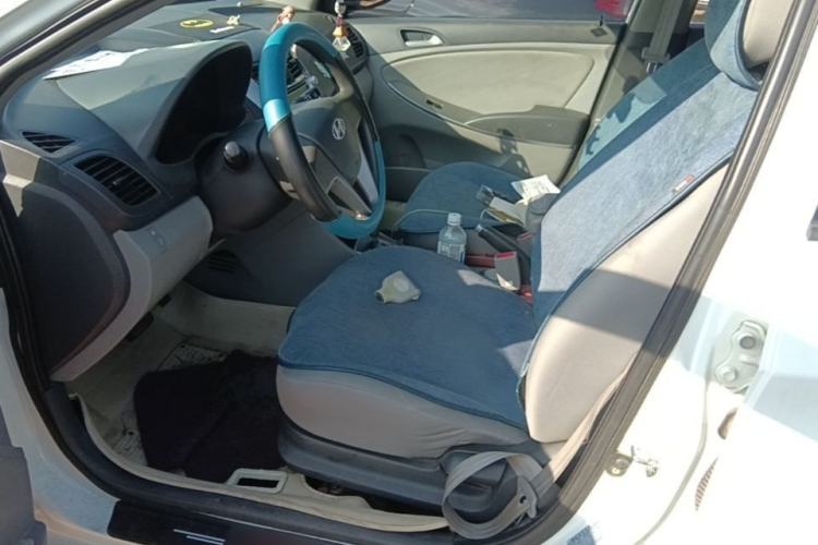 Used Hyundai Verna (older generation) 2014 1.4L Automatic Smart GLS Left Front Seat