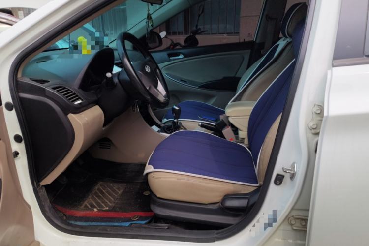 Used Hyundai Verna (older generation) 2014 1.4L Manual Smart GLS Trim Left Front Seat