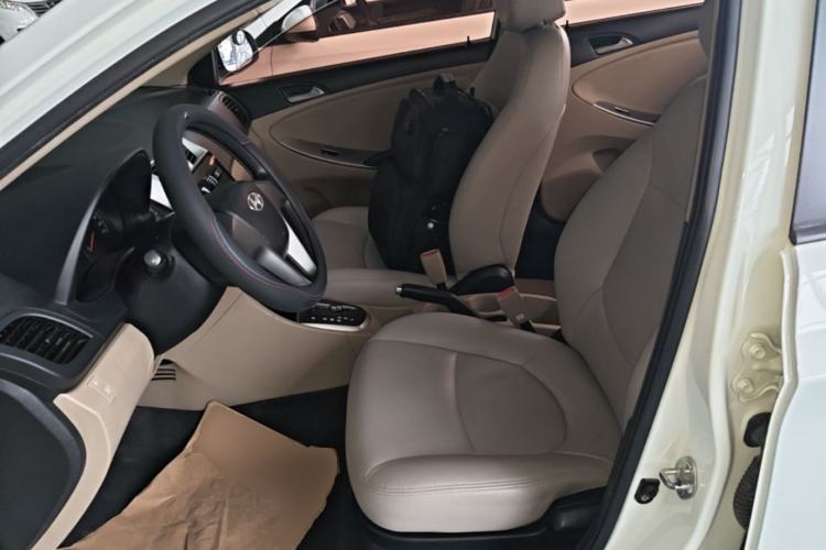 Used Hyundai Verna (older generation) 2014 1.4L Automatic Smart GLS Left Front Seat