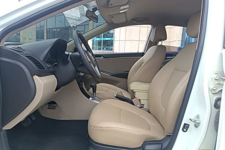 Used Hyundai Verna (older generation) 2014 1.4L Automatic Smart GLS Left Front Seat