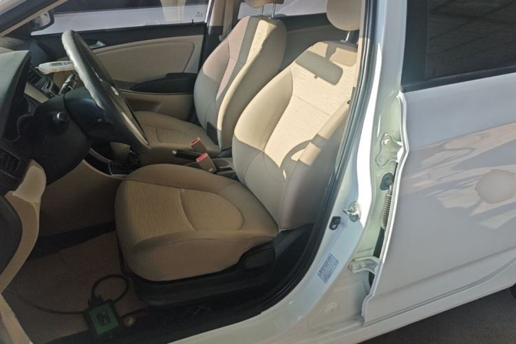 Used Hyundai Verna (older generation) 2014 1.4L Manual Smart GLS Trim Left Front Seat