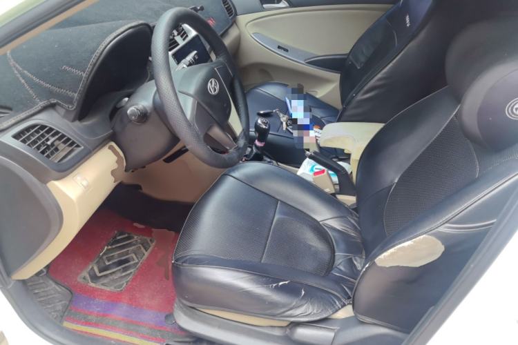 Used Hyundai Verna (older generation) 2014 1.4L Manual Smart GLS Trim Left Front Seat