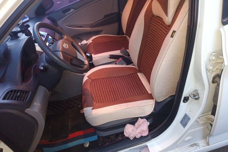 Used Hyundai Verna (older generation) 2014 1.4L Manual Smart GLS Trim Left Front Seat