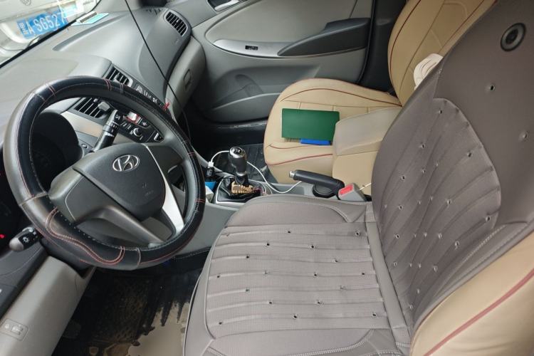 Used Hyundai Verna (older generation) 2014 1.4L Manual Smart GLS Trim Left Front Seat
