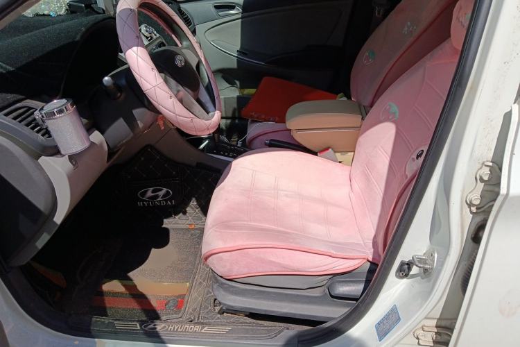Used Hyundai Verna (older generation) 2014 1.4L Automatic Fashion GS Model Left Front Seat