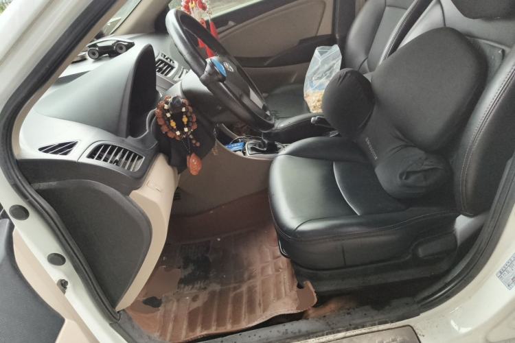 Used Hyundai Verna (older generation) 2014 1.4L Manual Smart GLS Trim Left Front Seat