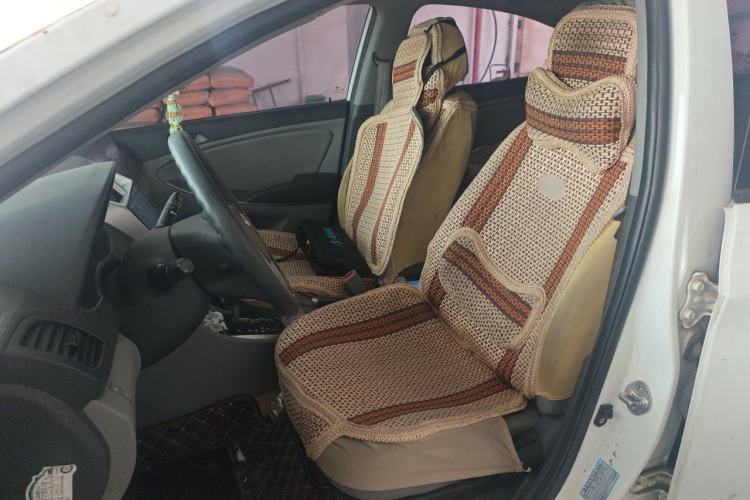 Used Hyundai Verna (older generation) 2014 1.4L Automatic Smart GLS Left Front Seat